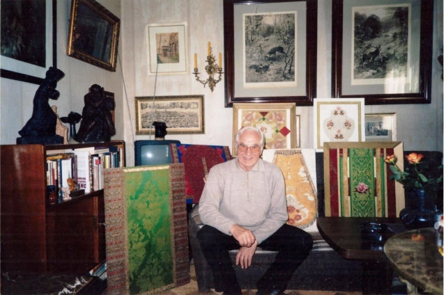 Architektas Jonas Zibolis savo bute Antakalnyje. 2003 m.