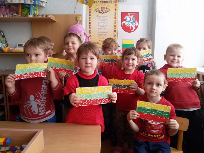 „Boružėlių“ grupės vaikų (4–5 m.) kolektyvinis darbas.