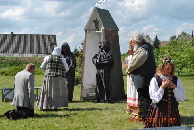 Bajorų šventėje "Jonvabalis 4" parodyti septyni spektakliai. 