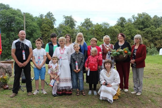 Aleksandravėlės bendruomenės nariai rūpinasi žmonių saugumu.