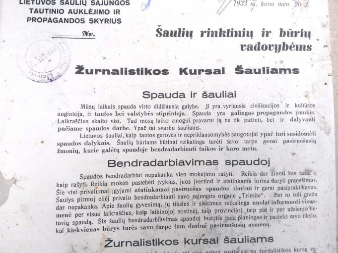 Šaulių sąjunga kvietė organizacijos narius lankyti žurnalistikos kursus ir mokytis bendradarbiauti su spauda taikos bei karo metu.