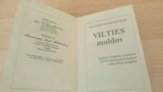 Kalinių maldaknygė „Vilties maldos“ iš Alės Rūtos dovanotų leidinių kolekcijos . Rūtos Vilutienės nuotr.
