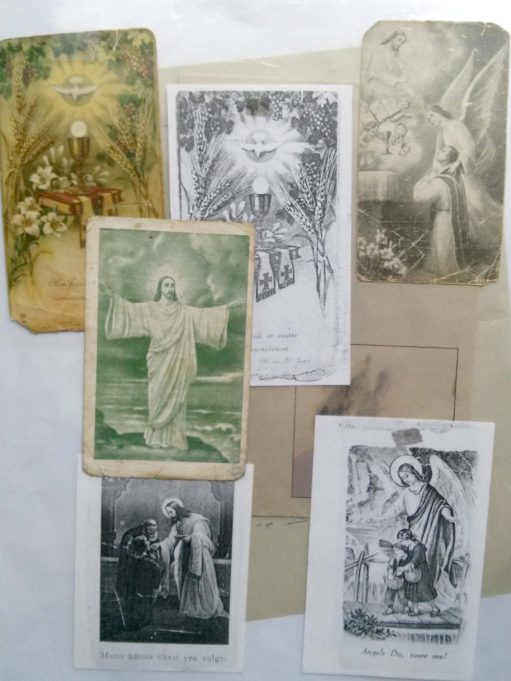 Šventi paveikslėliai. 