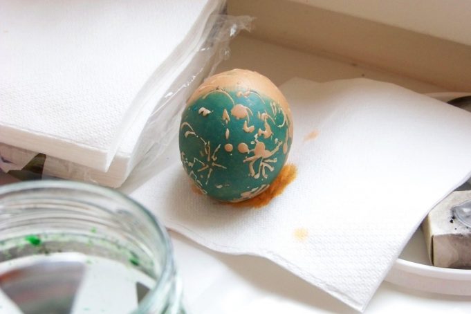 Margutis, padėtas po tvarto slenksčiu, – galvijų apsauga nuo ligų ir kitų nelaimių.