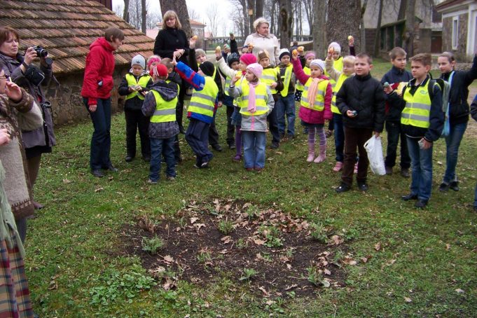 Gyvoji tautosakos pamoka mažiesiems – Jorės papročiai, dainos, šūkavimai ir burtai...