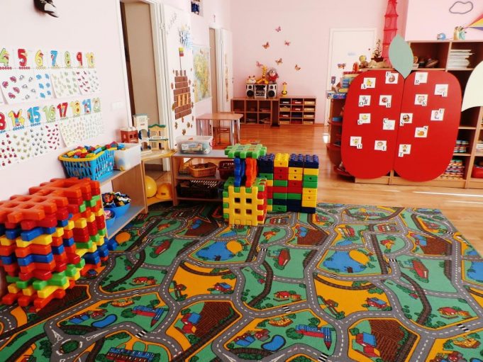 Kol vaikai gamtoje iškylauja, centro kambariuose tvyro tyla ir ramybė.