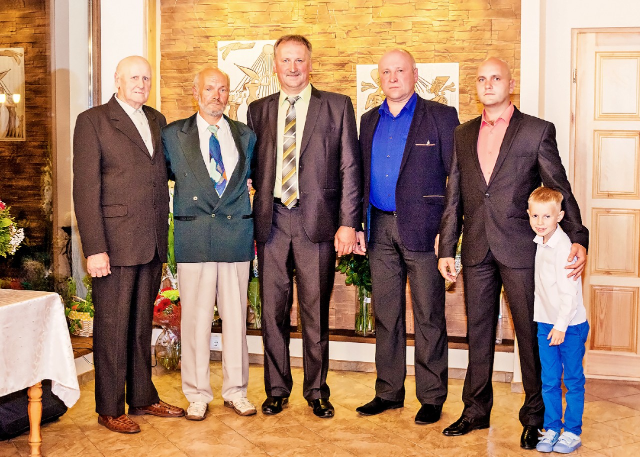 Kaupų vyrų dinastija – nuo vyriausio iki mažiausio (iš kairės): tėtis Alfonsas, sūnūs Valdas, Julius, Raimondas, anūkas Modestas ir proanūkis Kajus.