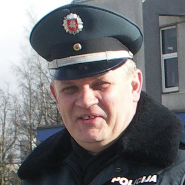Viešosios policijos skyriaus kelių policijos grupės specialistas Algirdas Berniūnas. D.Zibolienės nuotr.