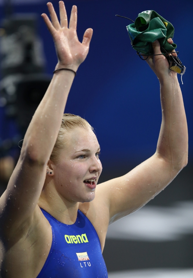 Plaukikė R. Meilutytė iškovojo pasaulio pirmenybių auksą. Eltos nuotr.