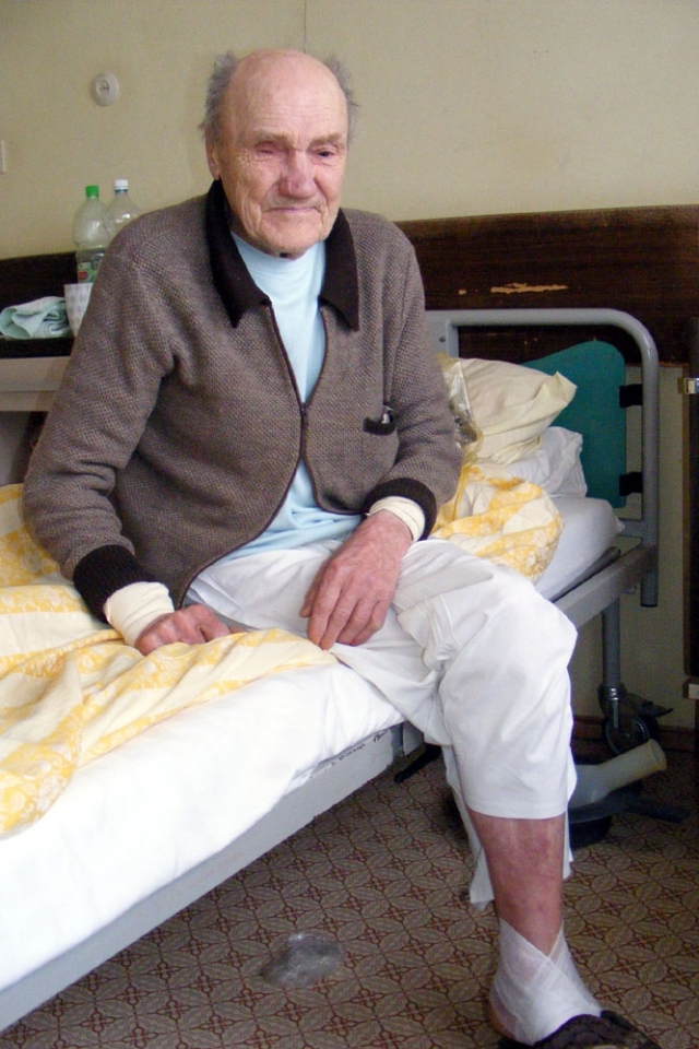 75-erių Vladui Kavoliūnui „pasisekė“ – jis neteko tik dalies pėdų pirštų. A.Puteikytės nuotr.
