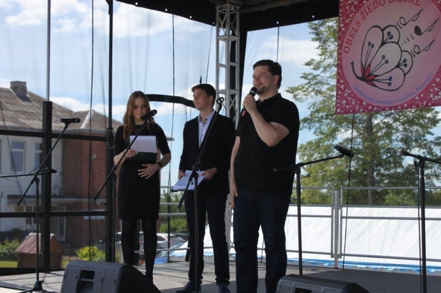festivalyje dalyvavo ir būsimas muzikos žvaigždes pasveikino jo globėjas Merūnas Vitulskis. Virgio Vošterio nuotr.