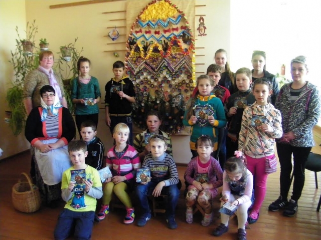 „Vaikų velykėlių“ konkurso dalyviai iš Suvainiškio ruošiasi kelionei į Naisius.