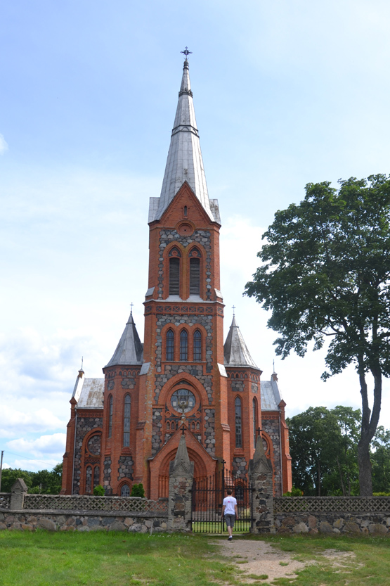 Jau 100 metų skaičiuoja Šv. arkangelo Mykolo bažnyčia. A.Raščiūtės nuotr.